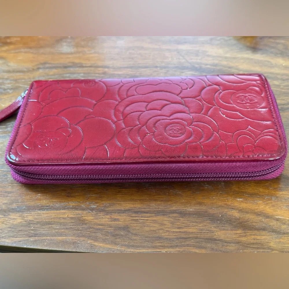 Chanel Pink Camellia Long Zippy Wallet‎
